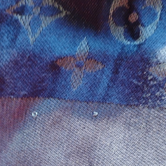 Aut Monogram Shine Shawl - Picture 9 of 13